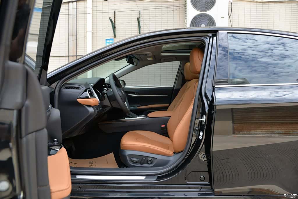 Toyota Camry, 2021 4