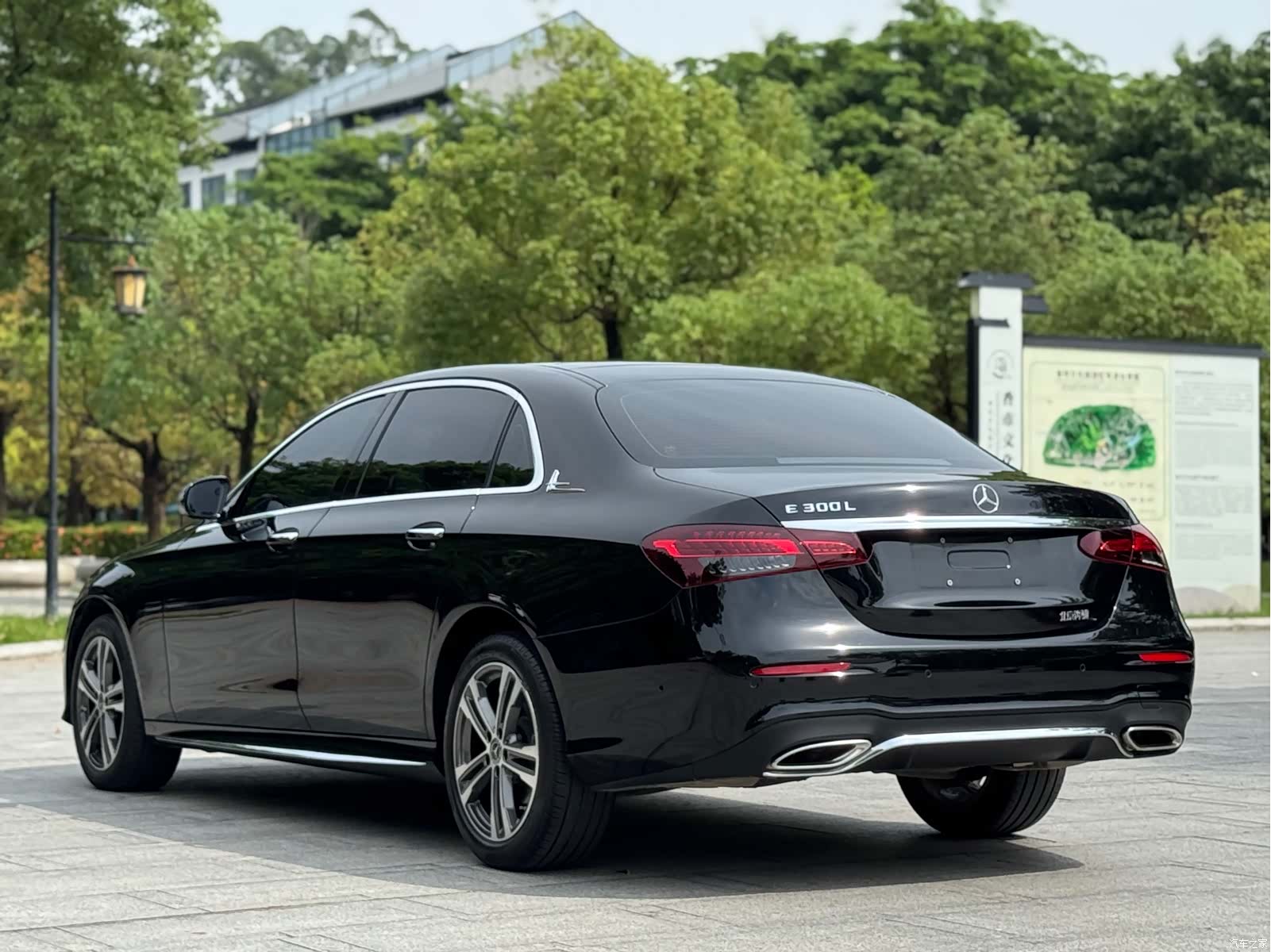 Mercedes-Benz E-Class, 2023 6