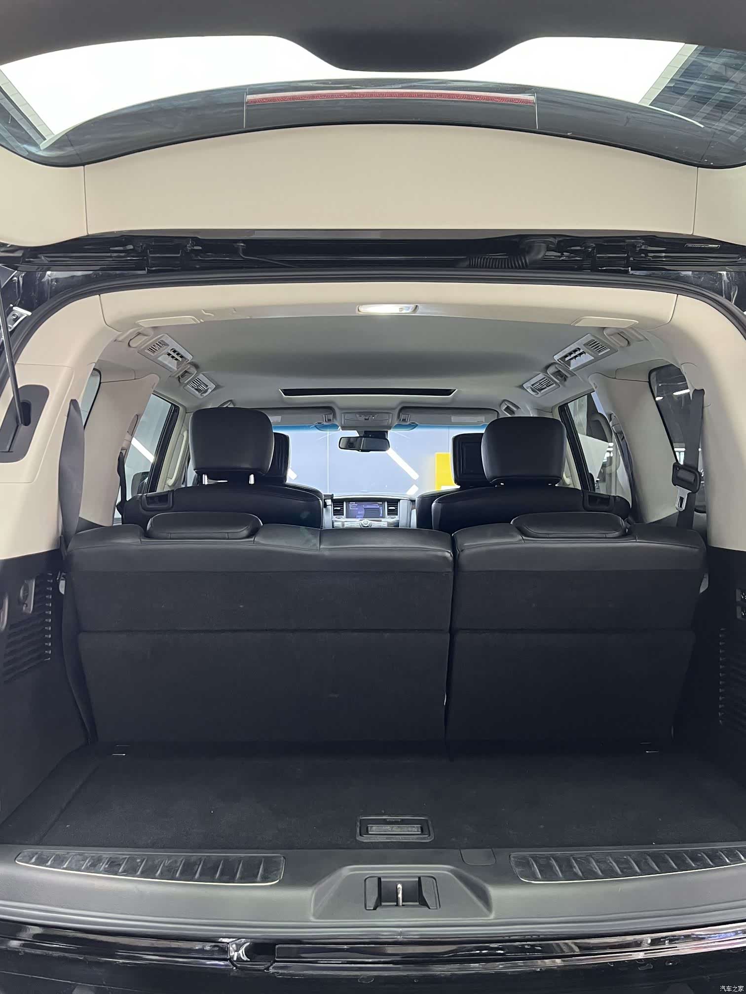 Infiniti QX56, 2014 13