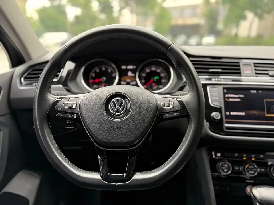 Volkswagen Tiguan L