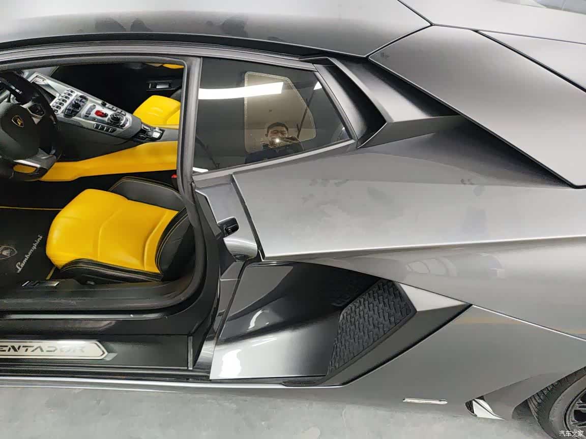 Aventador LP, 2016 12