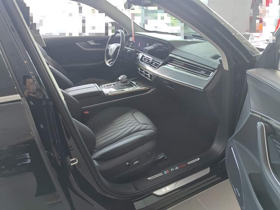 Hongqi HS5