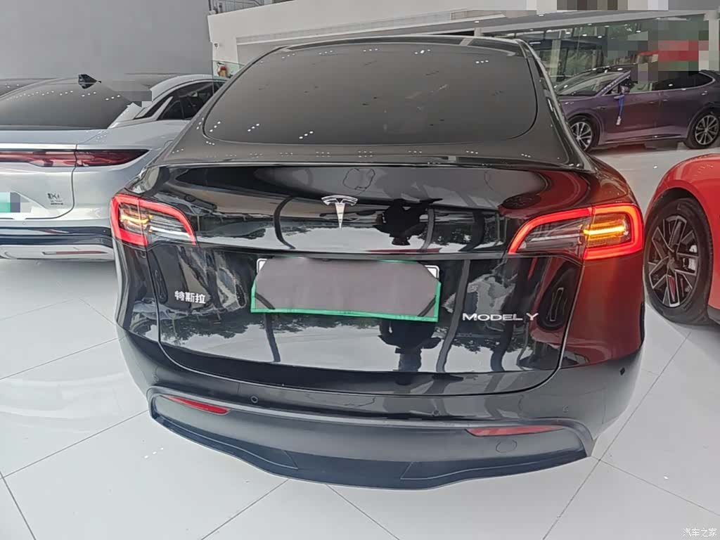 Tesla Model Y, 2024 4