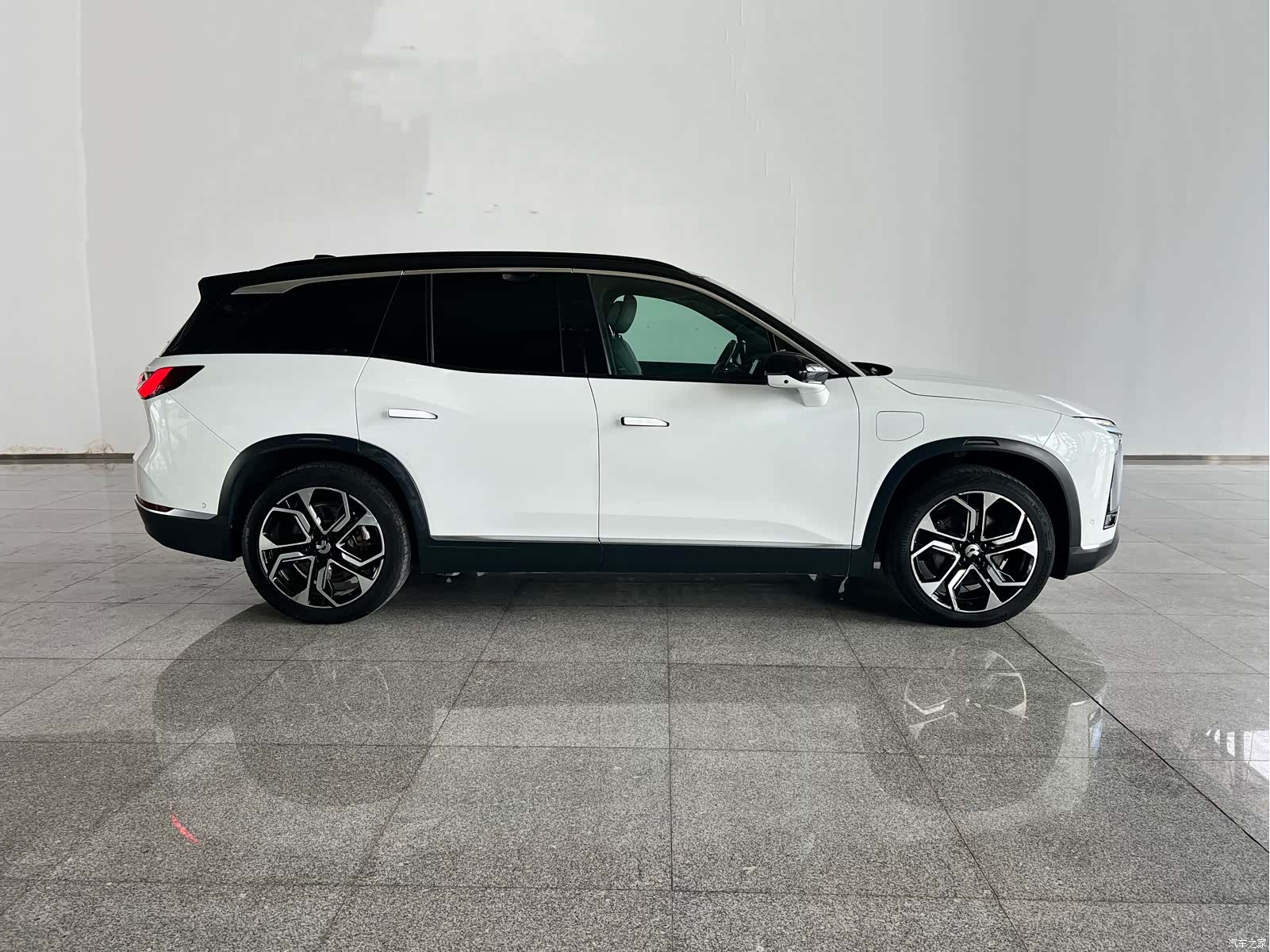 NIO ES8, 2020 7