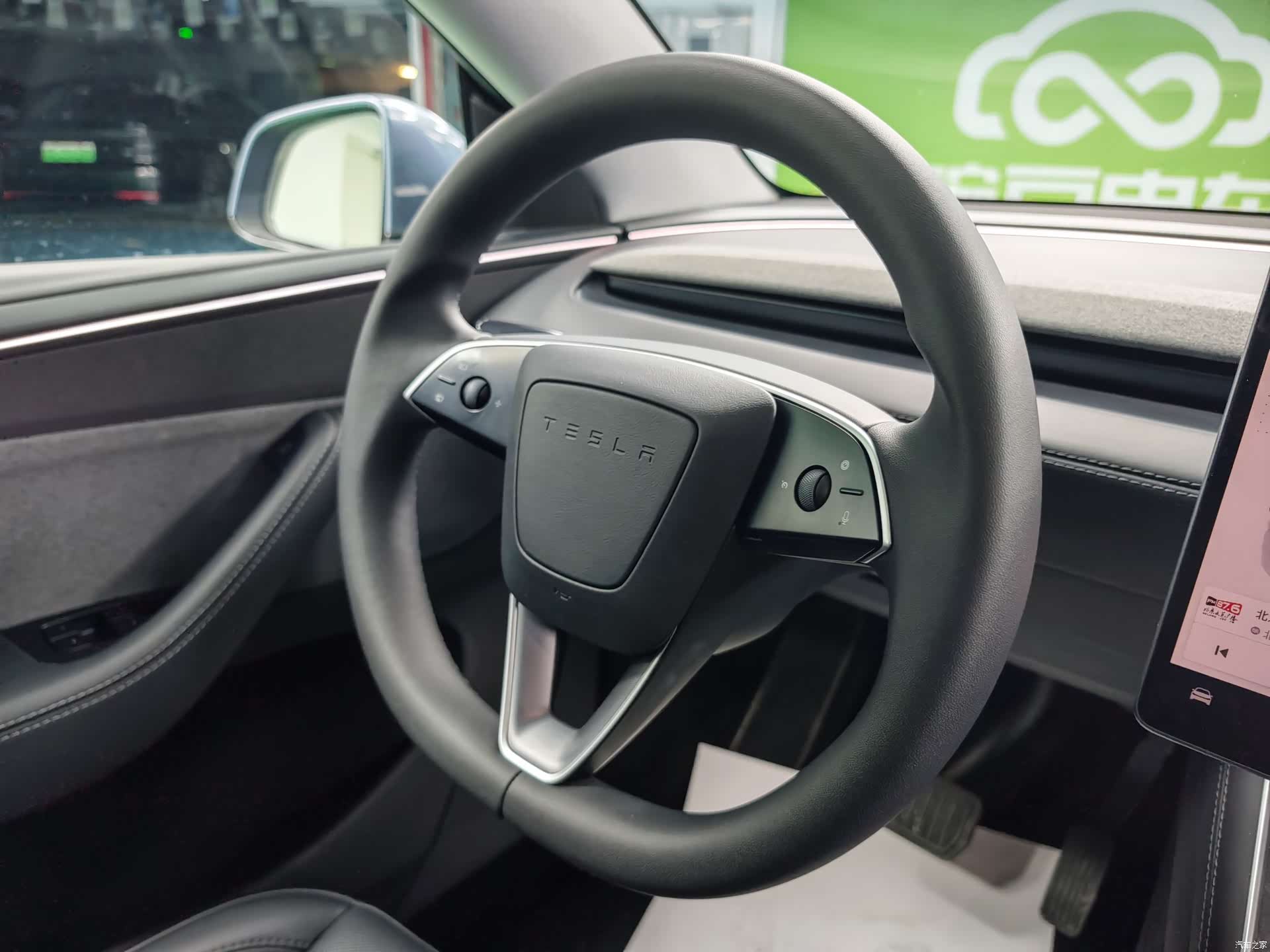 Tesla Model Y, 2025 21