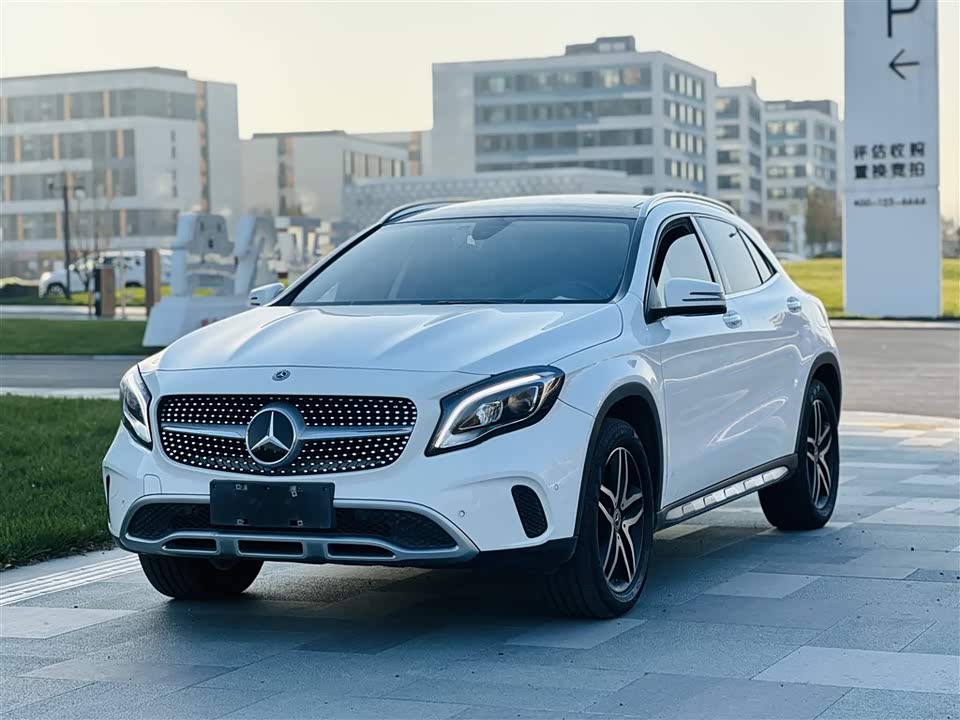 Mercedes-Benz GLA