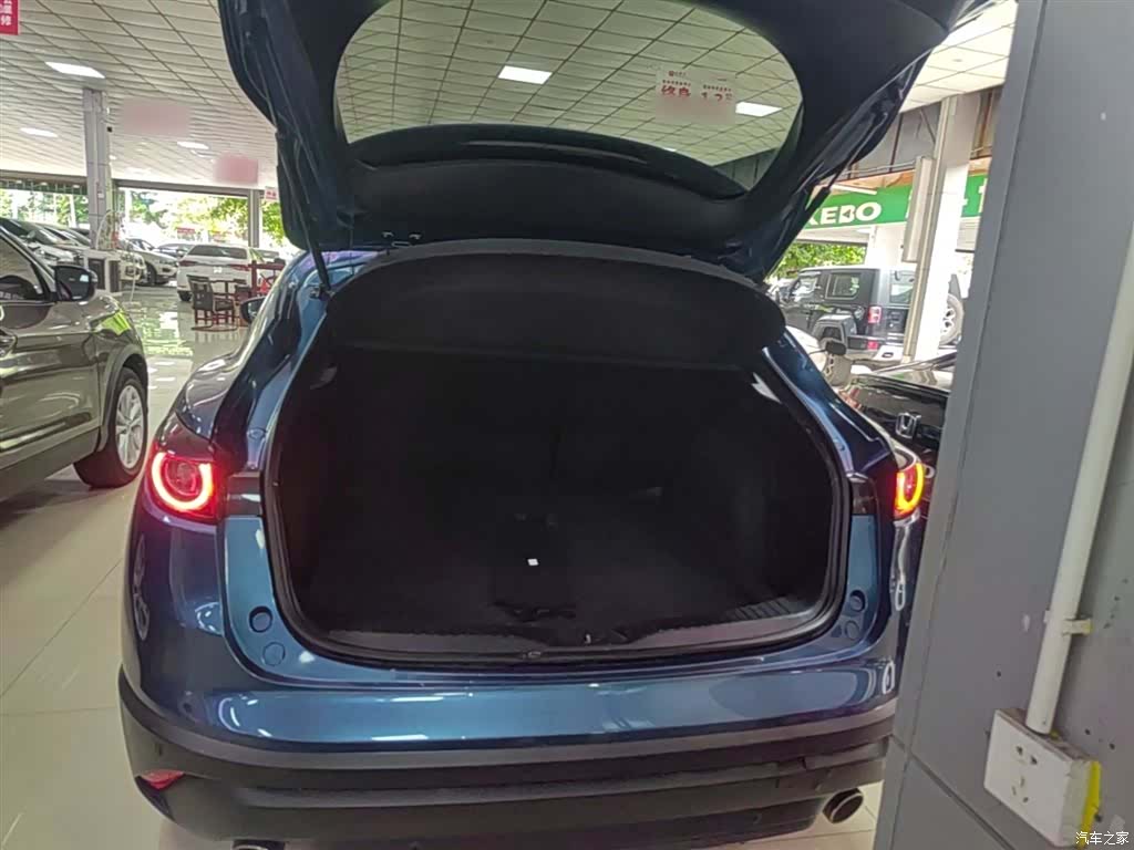 Mazda CX-4, 2022 18