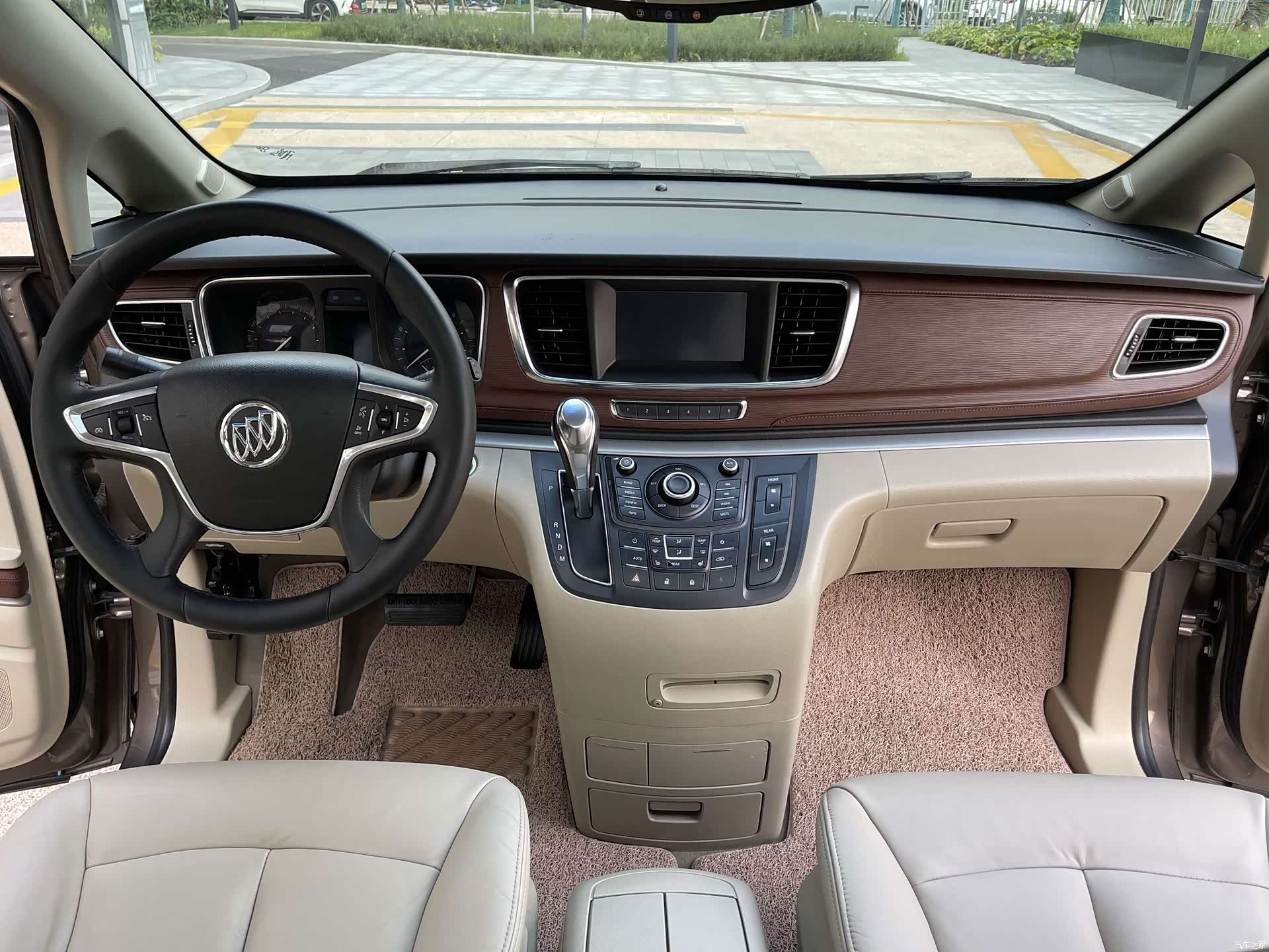 Buick GL8, 2015 8