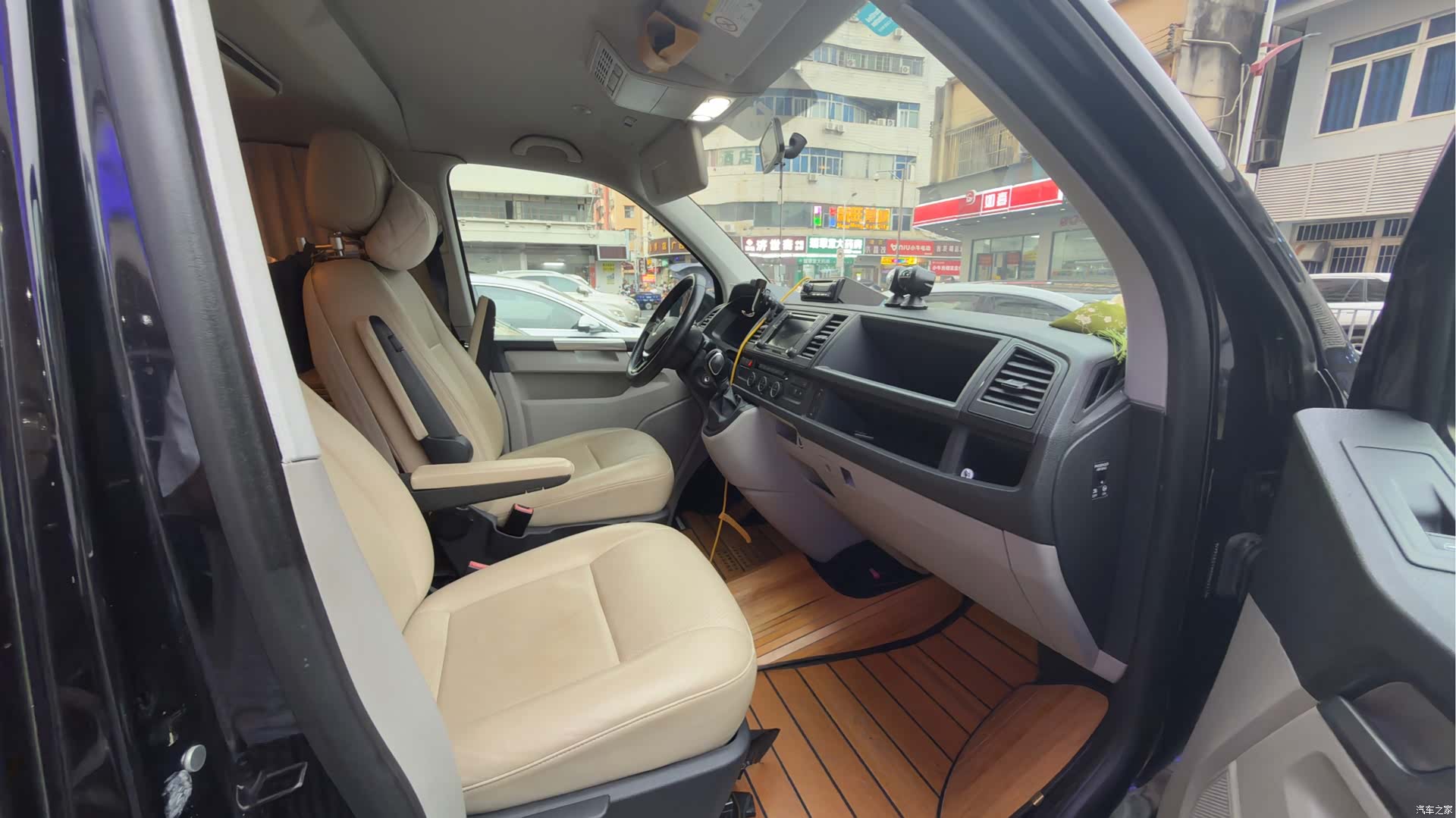Volkswagen 9, 2019 2