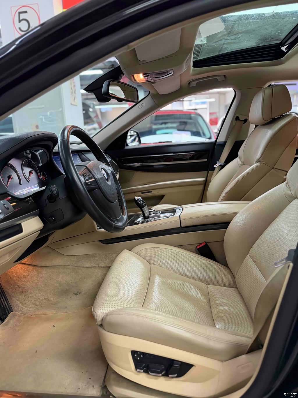 BMW 7 Series, 2011 все фото