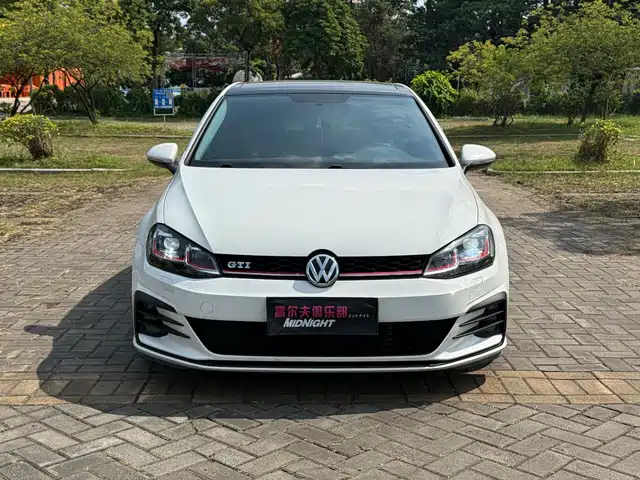 Volkswagen Golf 2017 — купить из Китая под заказ