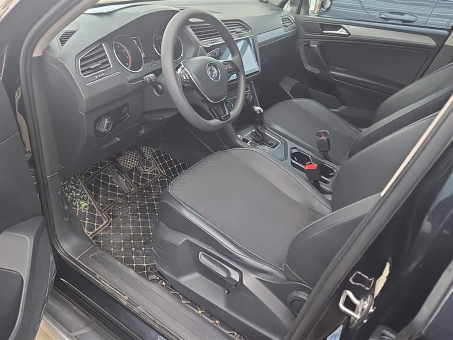Volkswagen Tiguan L Volkswagen Tiguan L