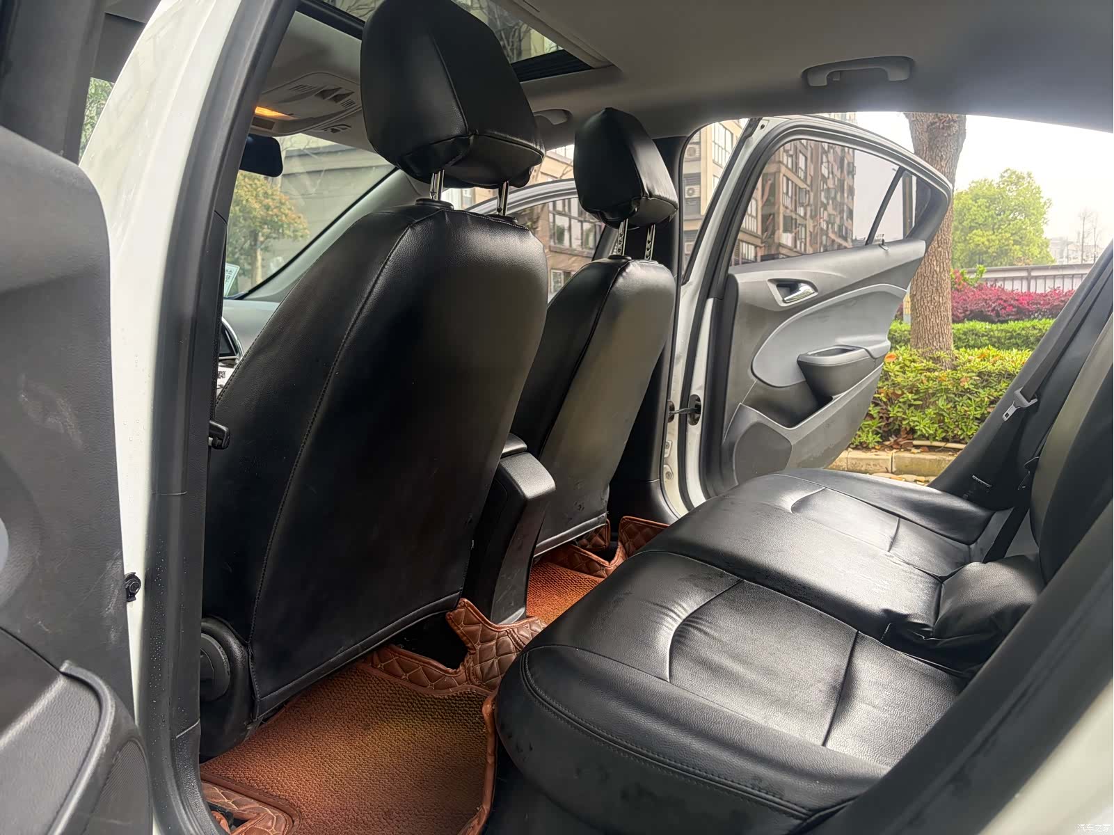 Chevrolet 320, 2018 16