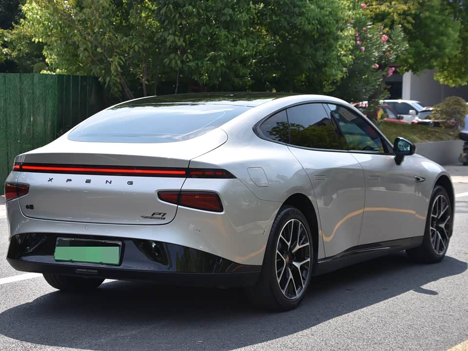 XPENG P7