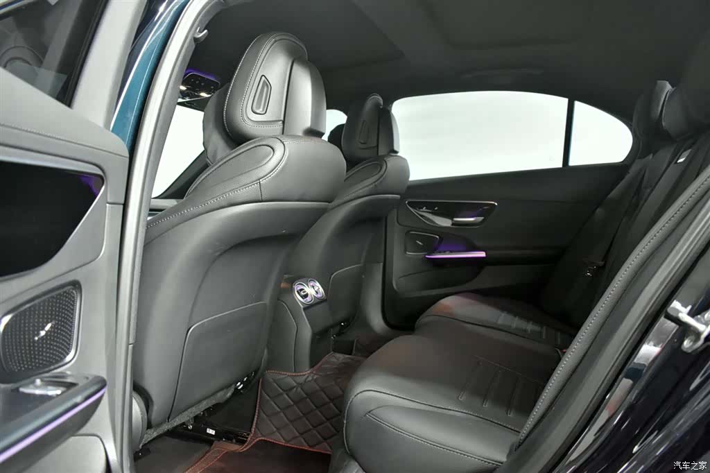 Mercedes-Benz C-Class, 2023 10