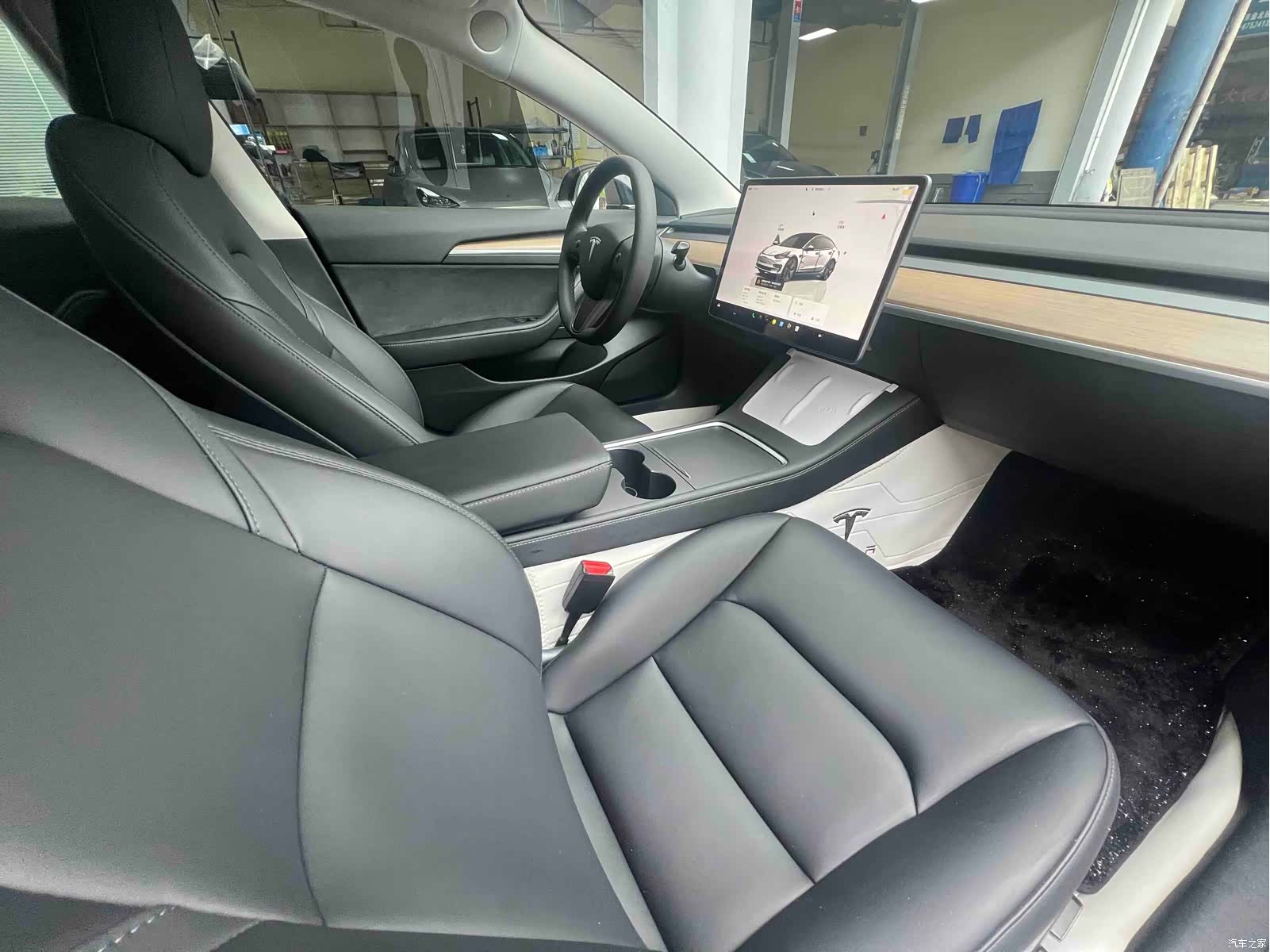 Tesla Model 3, 2023 10
