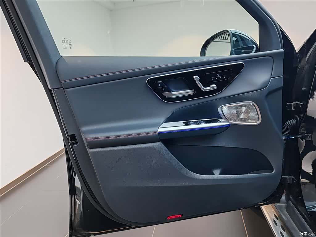 Mercedes-Benz GLC, 2025 10