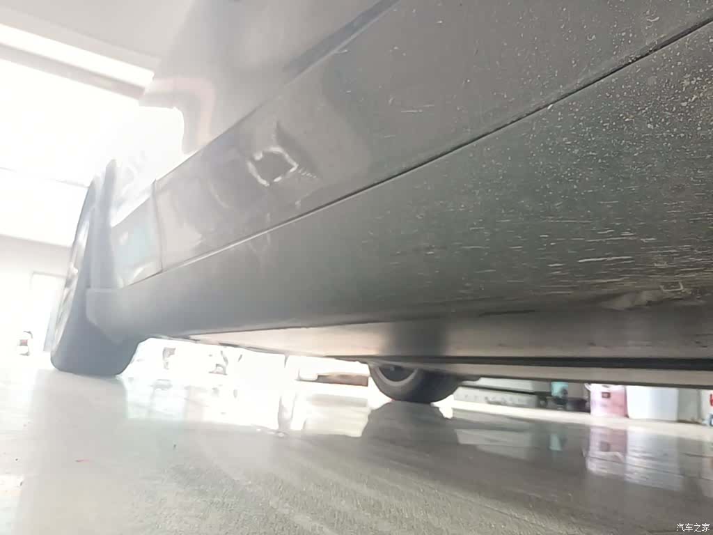 Tesla Model Y, 2023 21