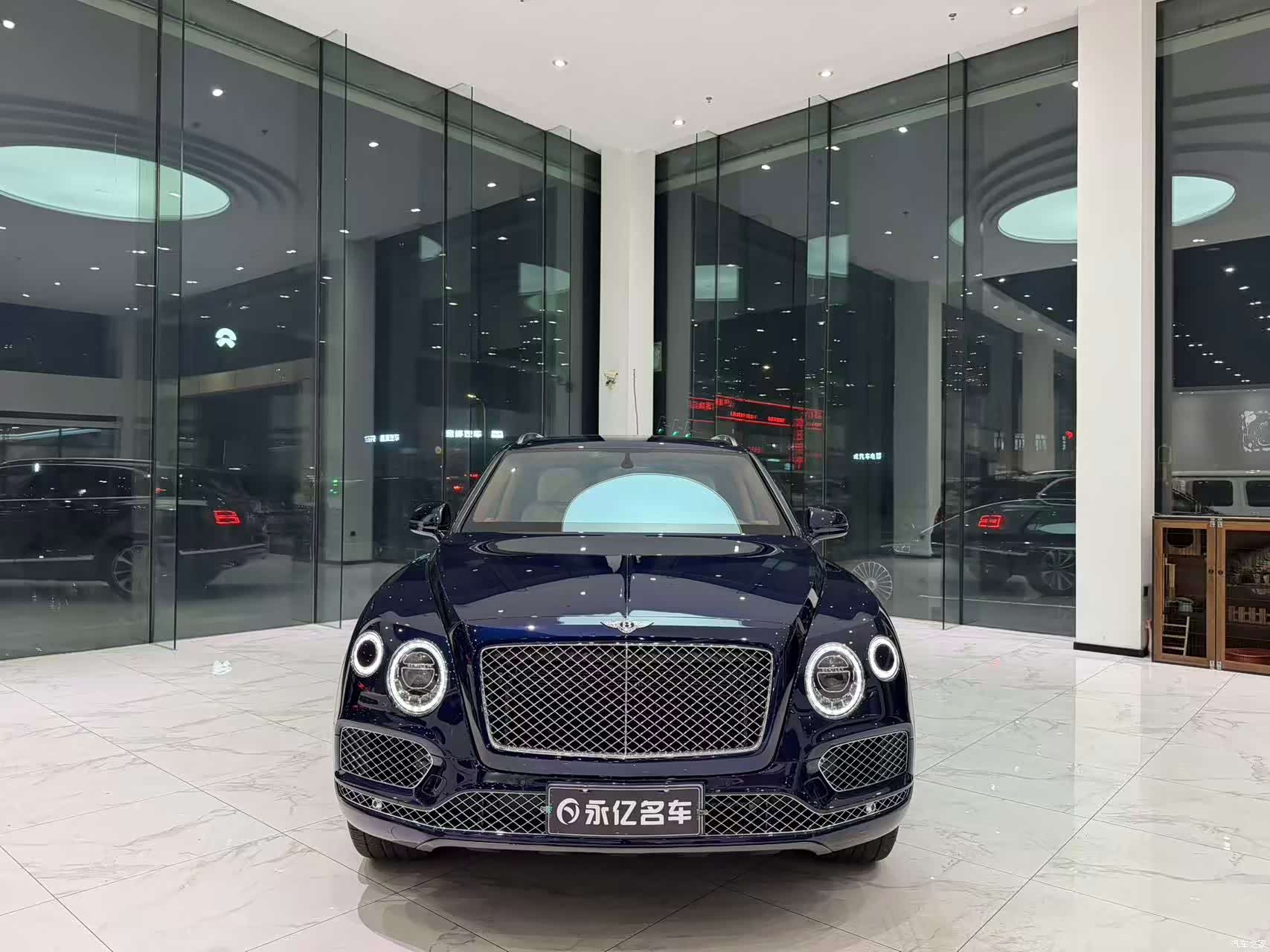 Bentley Bentayga, 2017 2