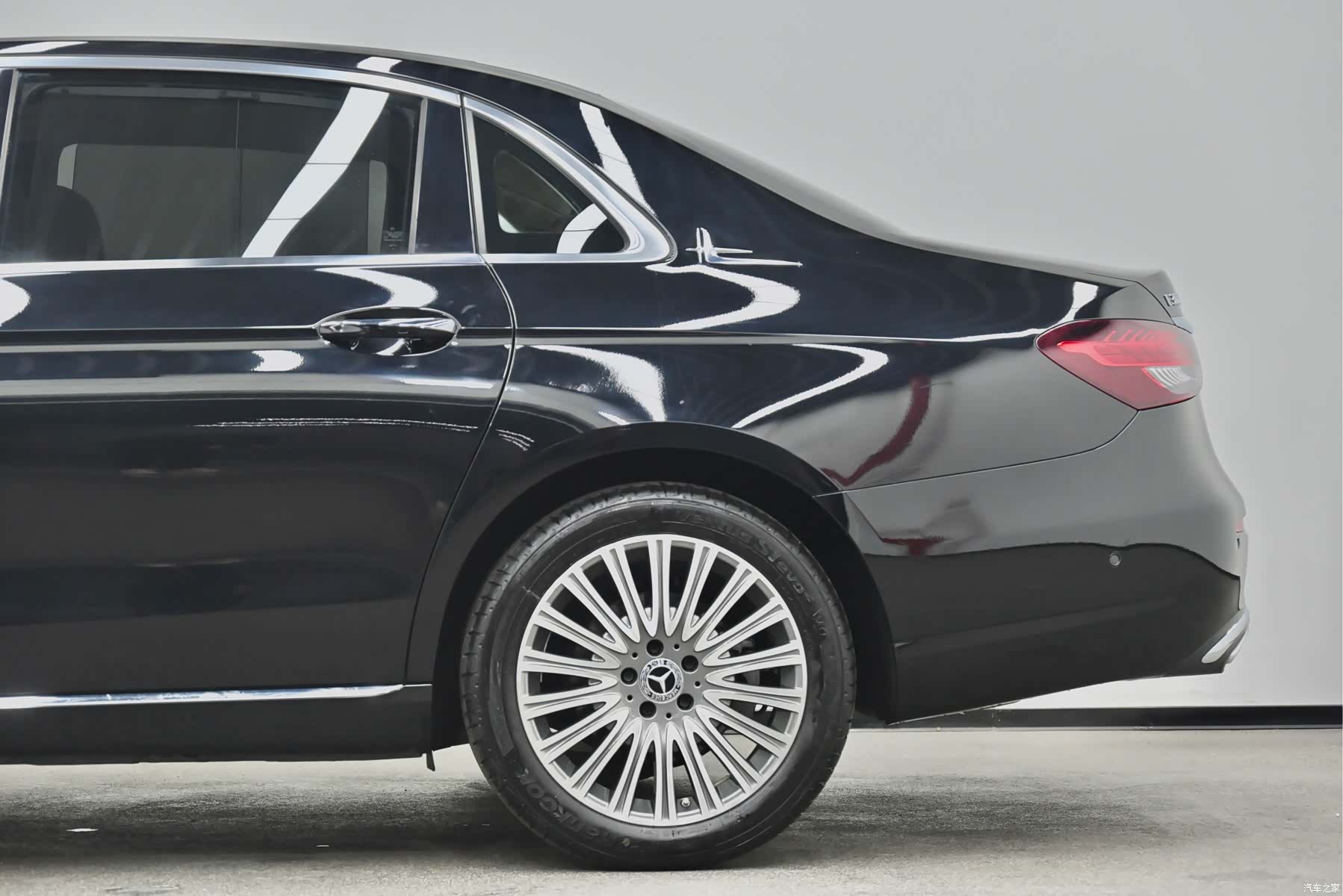 Mercedes-Benz E-Class, 2022 26