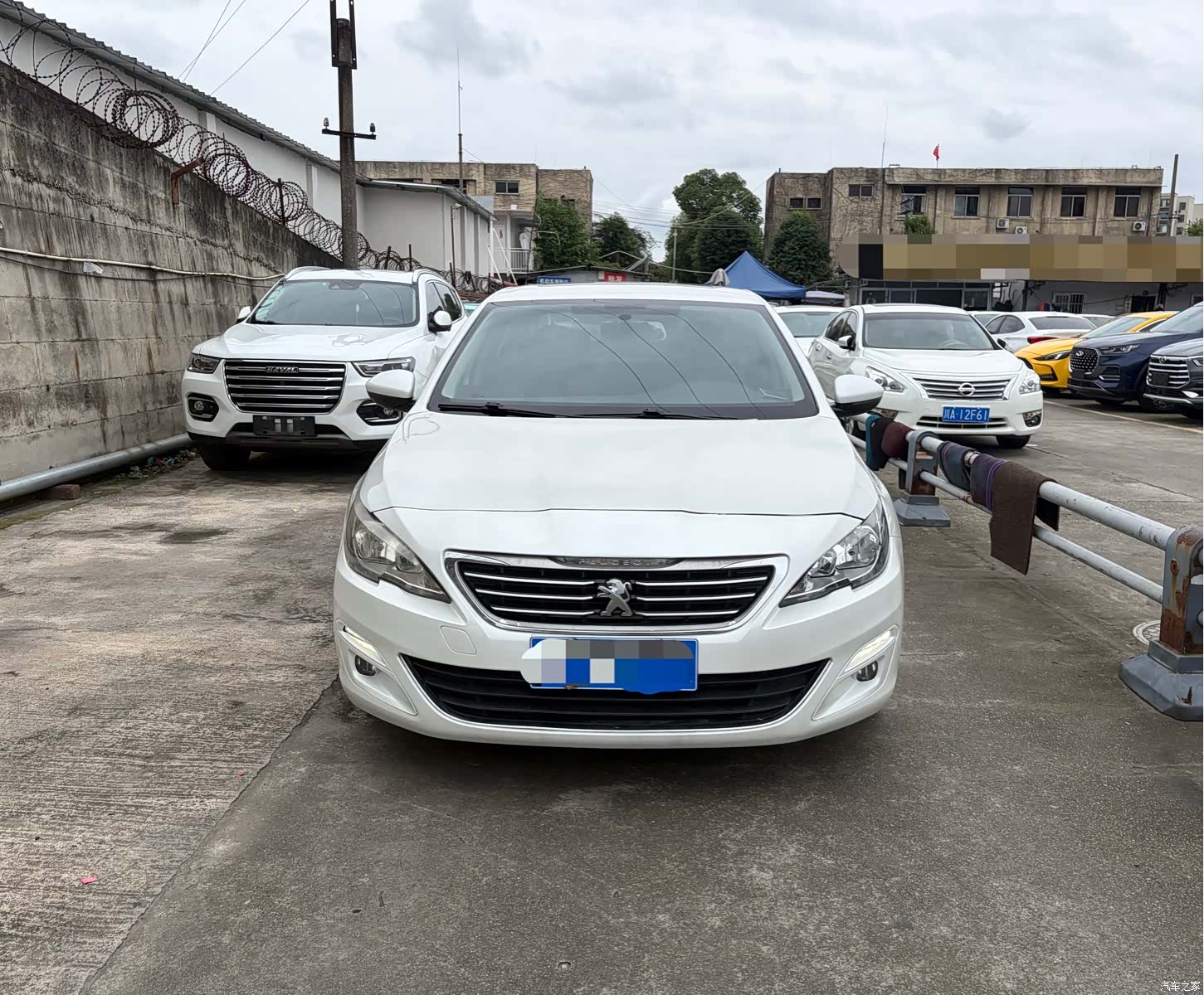 Peugeot 408