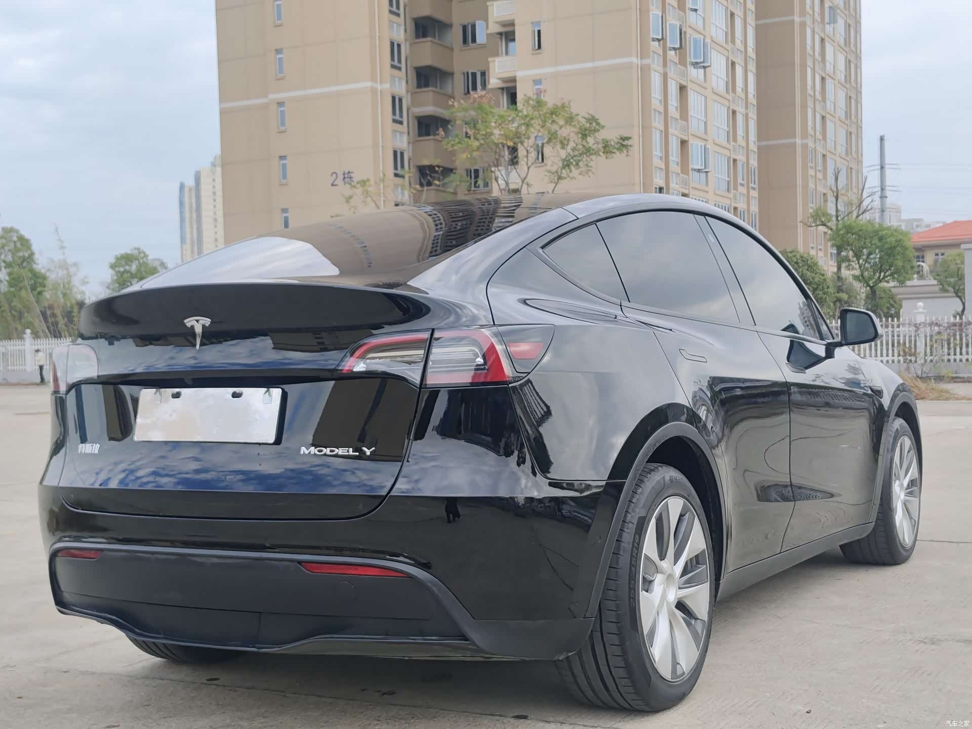 Tesla Model Y, 2021 6