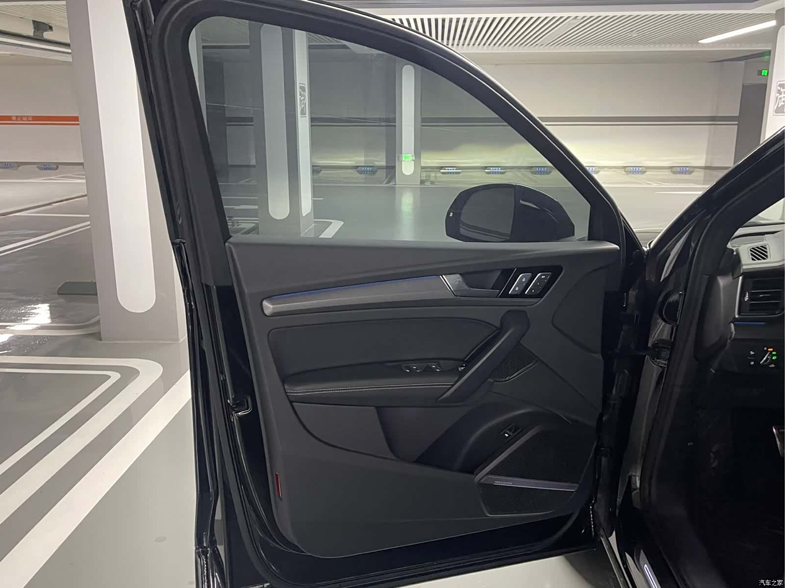 Audi Q5L, 2025 6