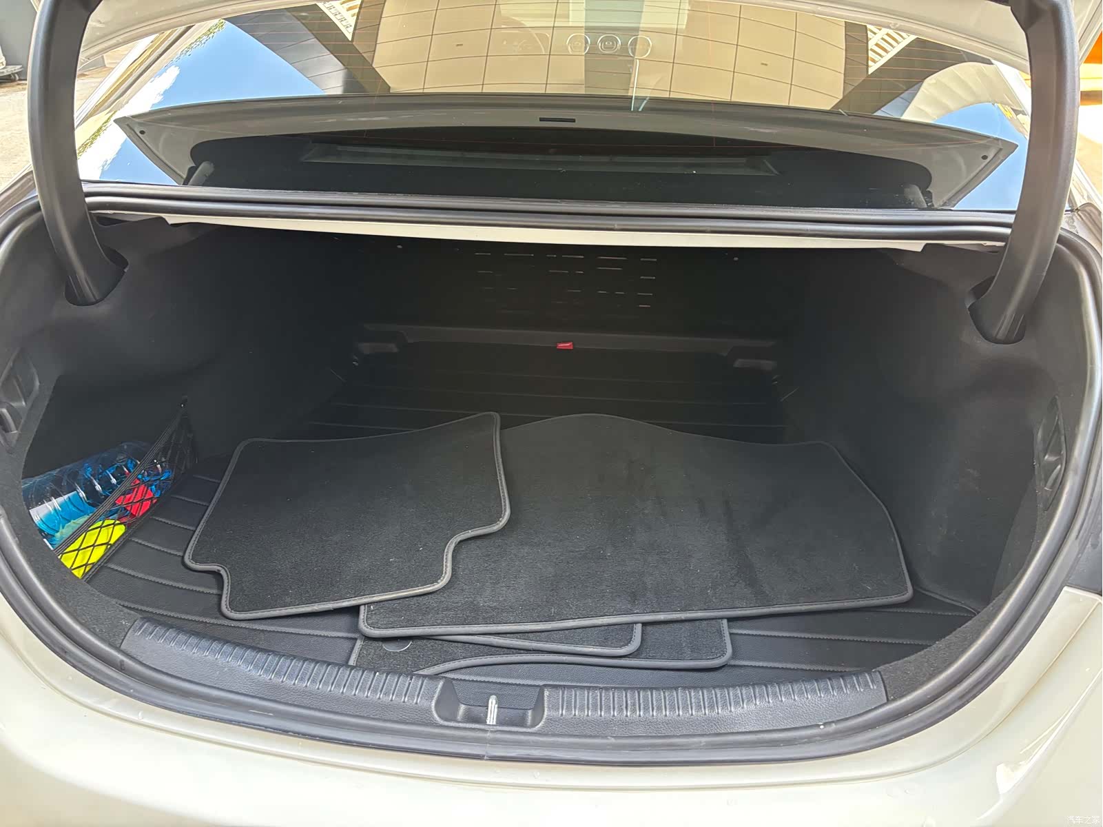 Mercedes-Benz C-Class, 2024 23