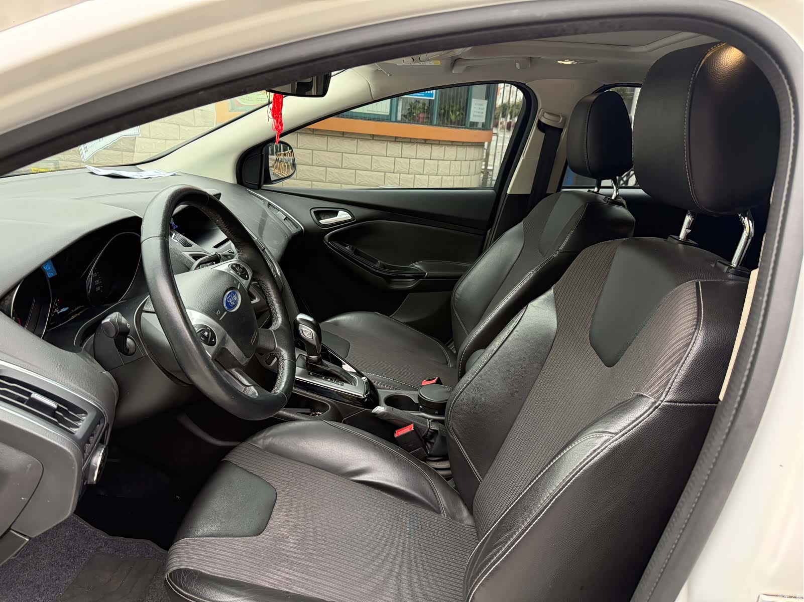Ford Focus, 2014 8
