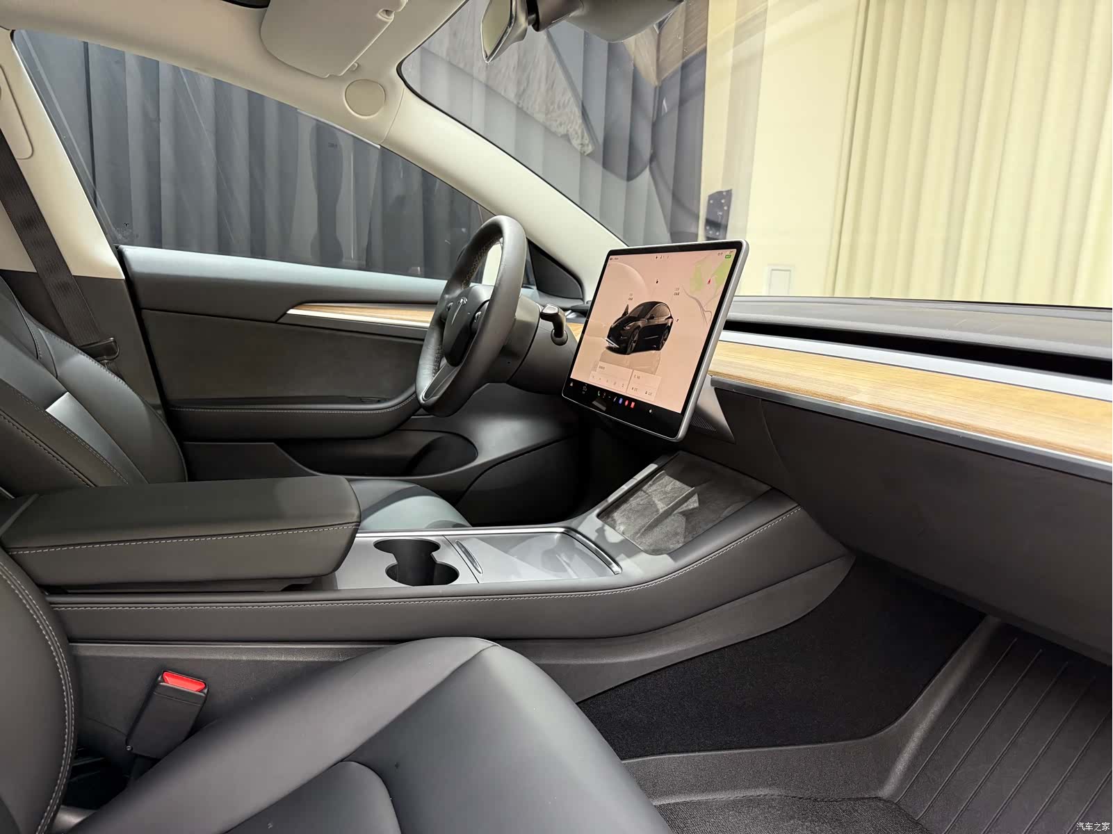 Tesla Model 3, 2022 24