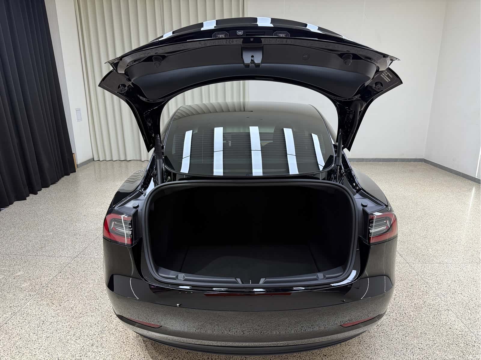 Tesla Model 3, 2022 34