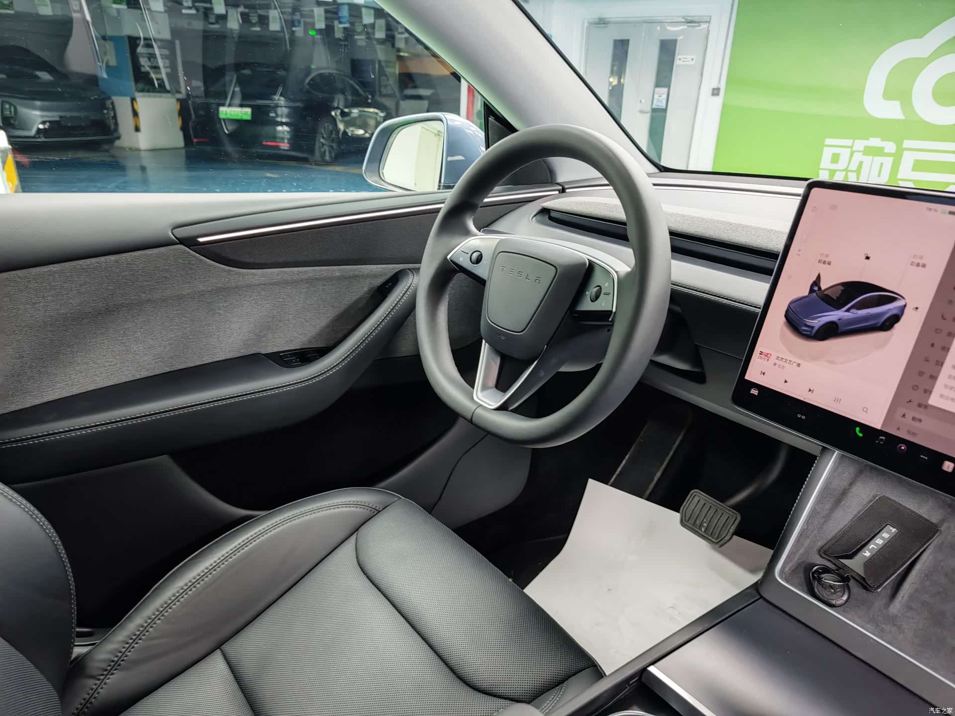 Tesla Model Y, 2025 10