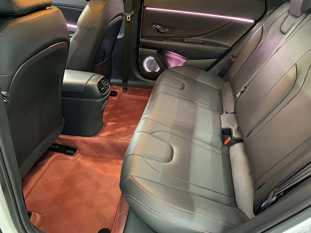 Hyundai Elantra, 2023 10