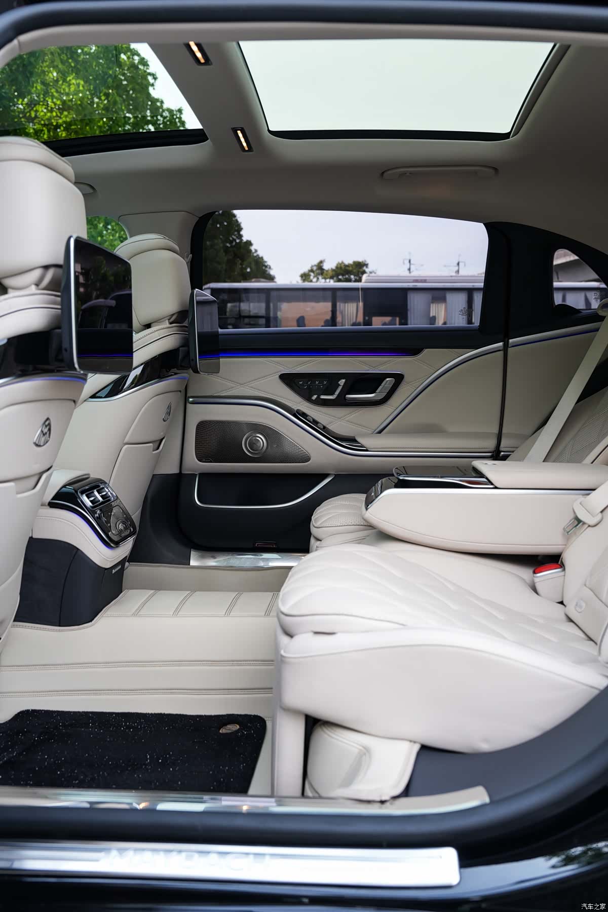 Maybach S-Class, 2024 14