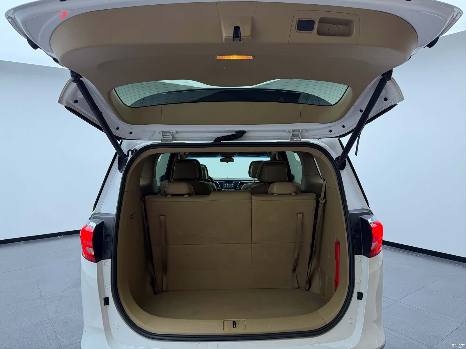 Buick GL8, 2018 7