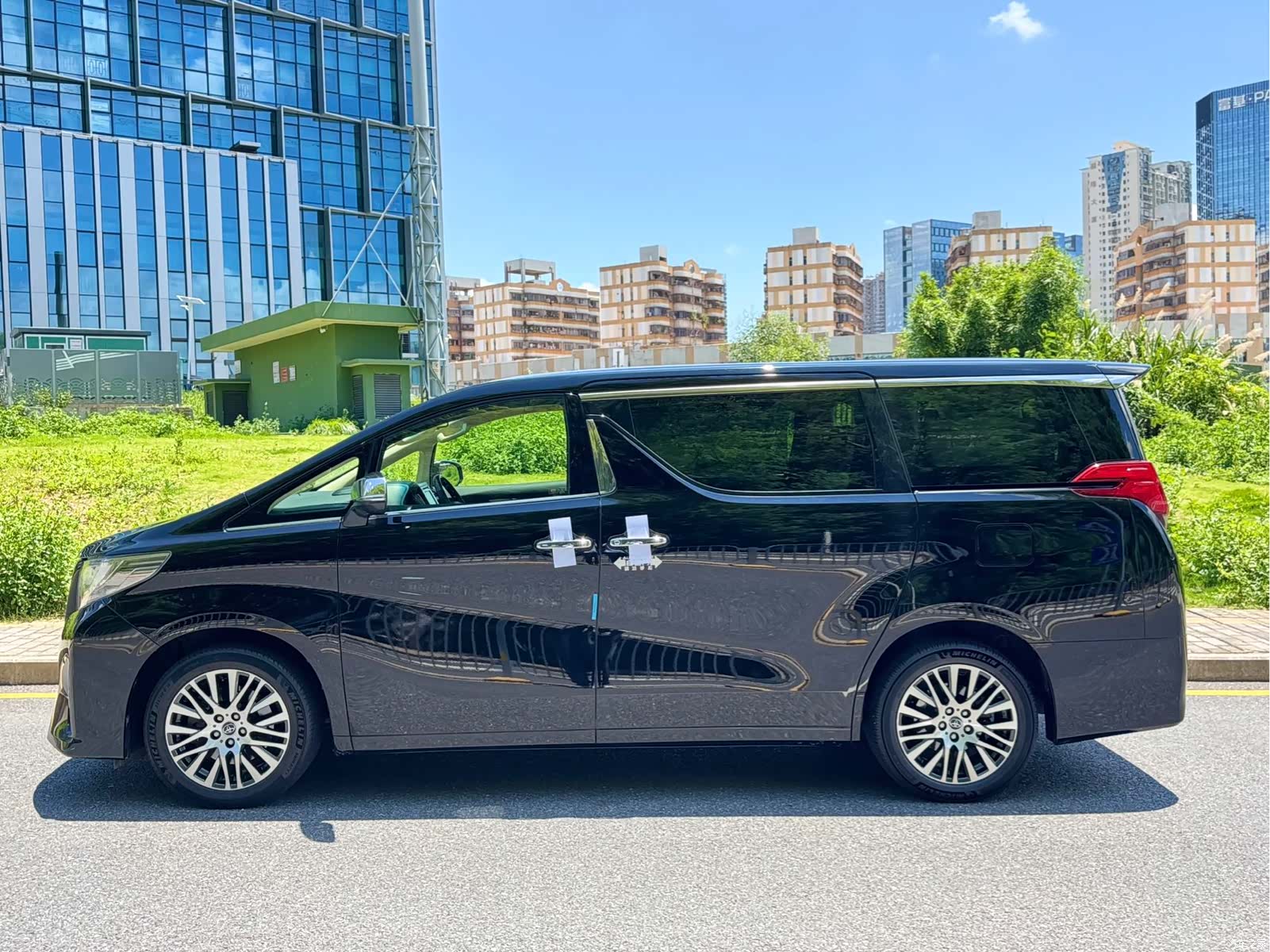 Toyota Alphard, 2018 3