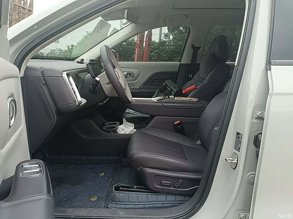 Leapmotor B10, 2025 16