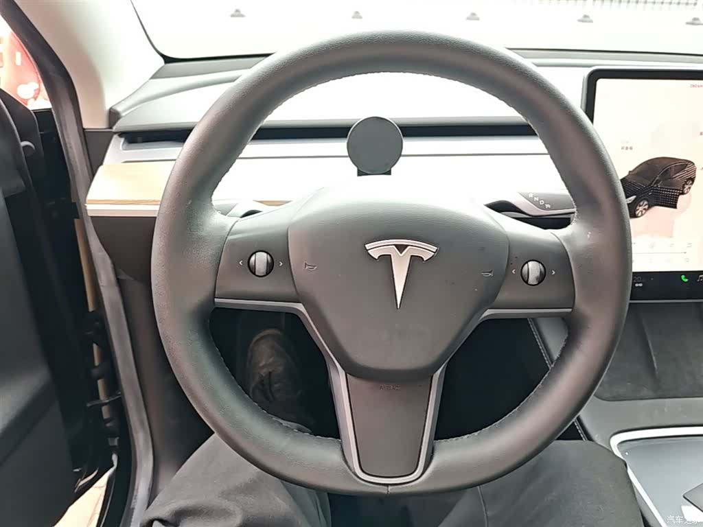 Tesla Model Y, 2023 11