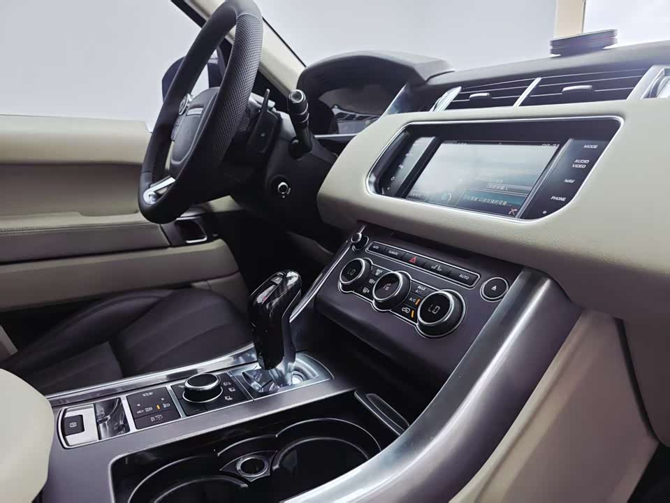 Land Rover Range Rover Sport Land Rover Range Rover Sport