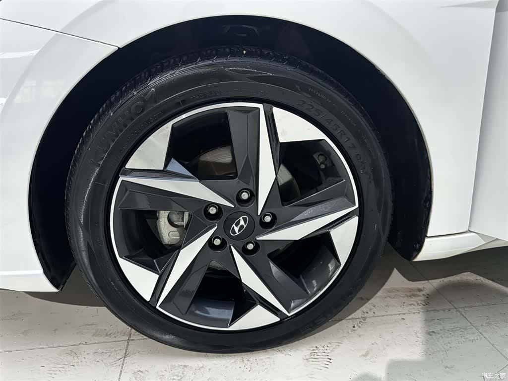 Hyundai Elantra, 2022 14