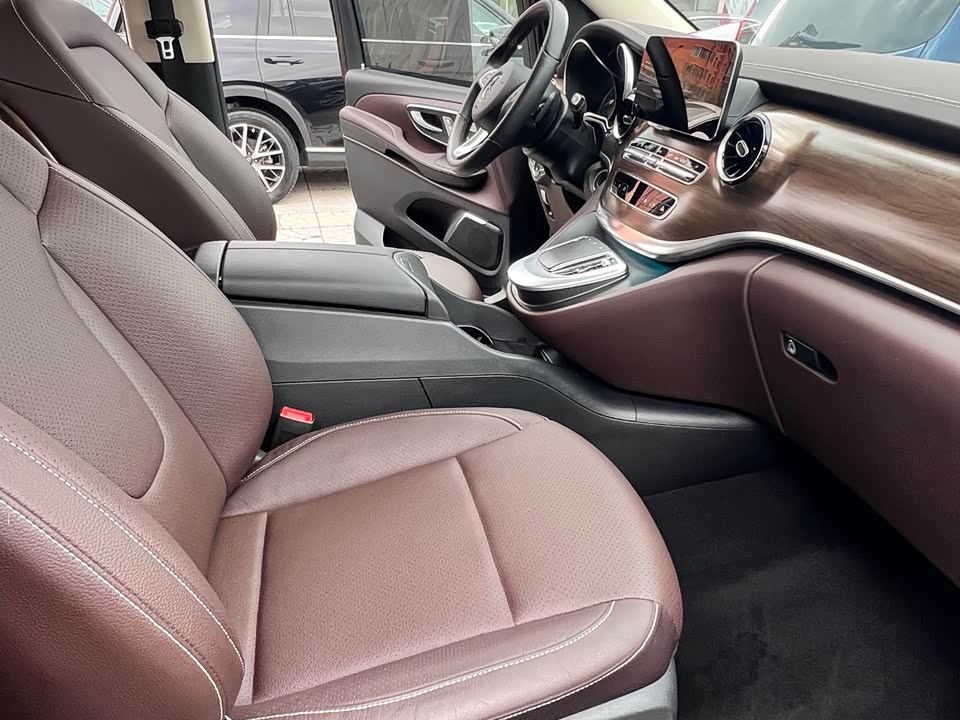 Mercedes-Benz V-class