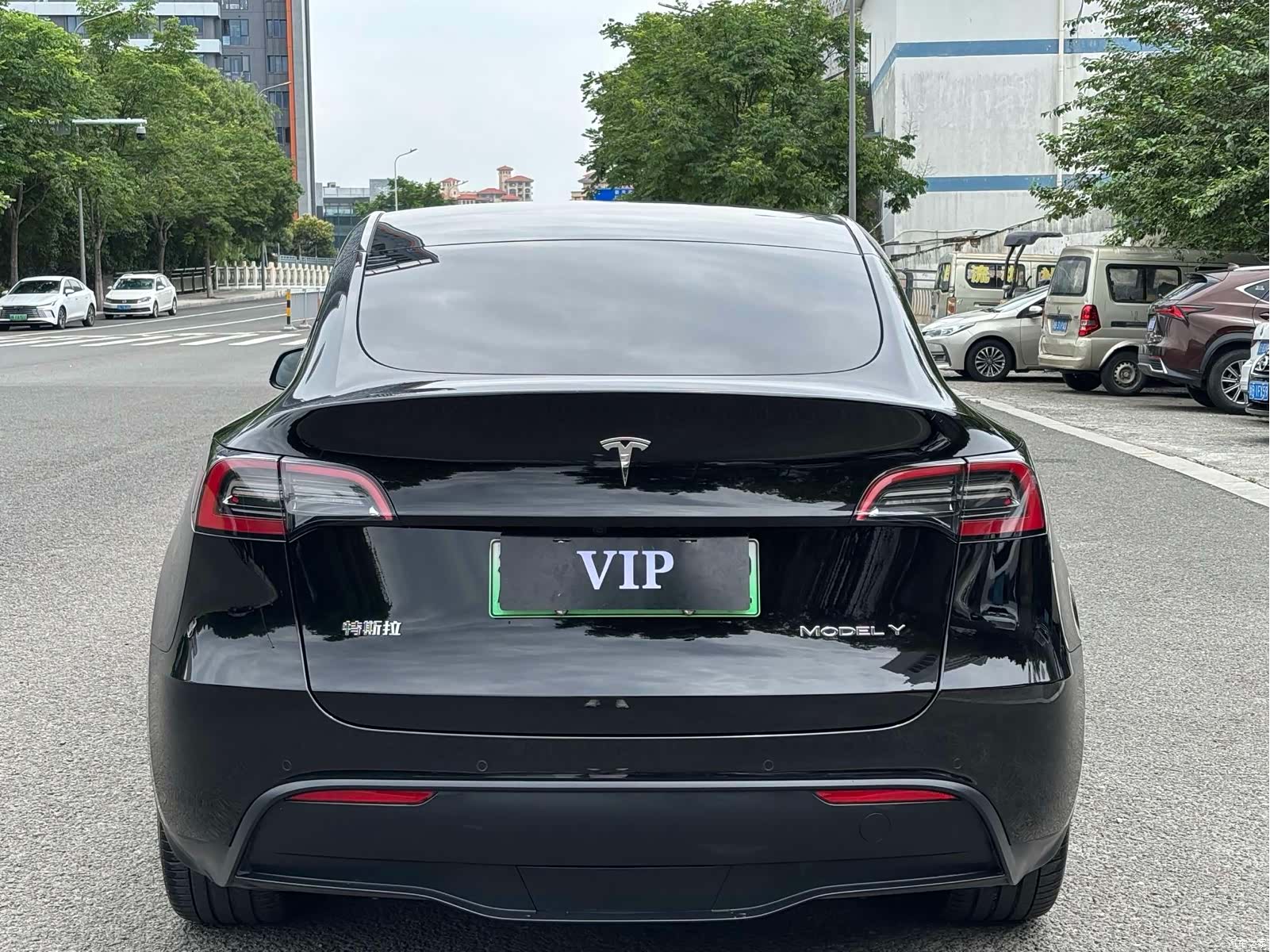 Tesla Model Y, 2023 9