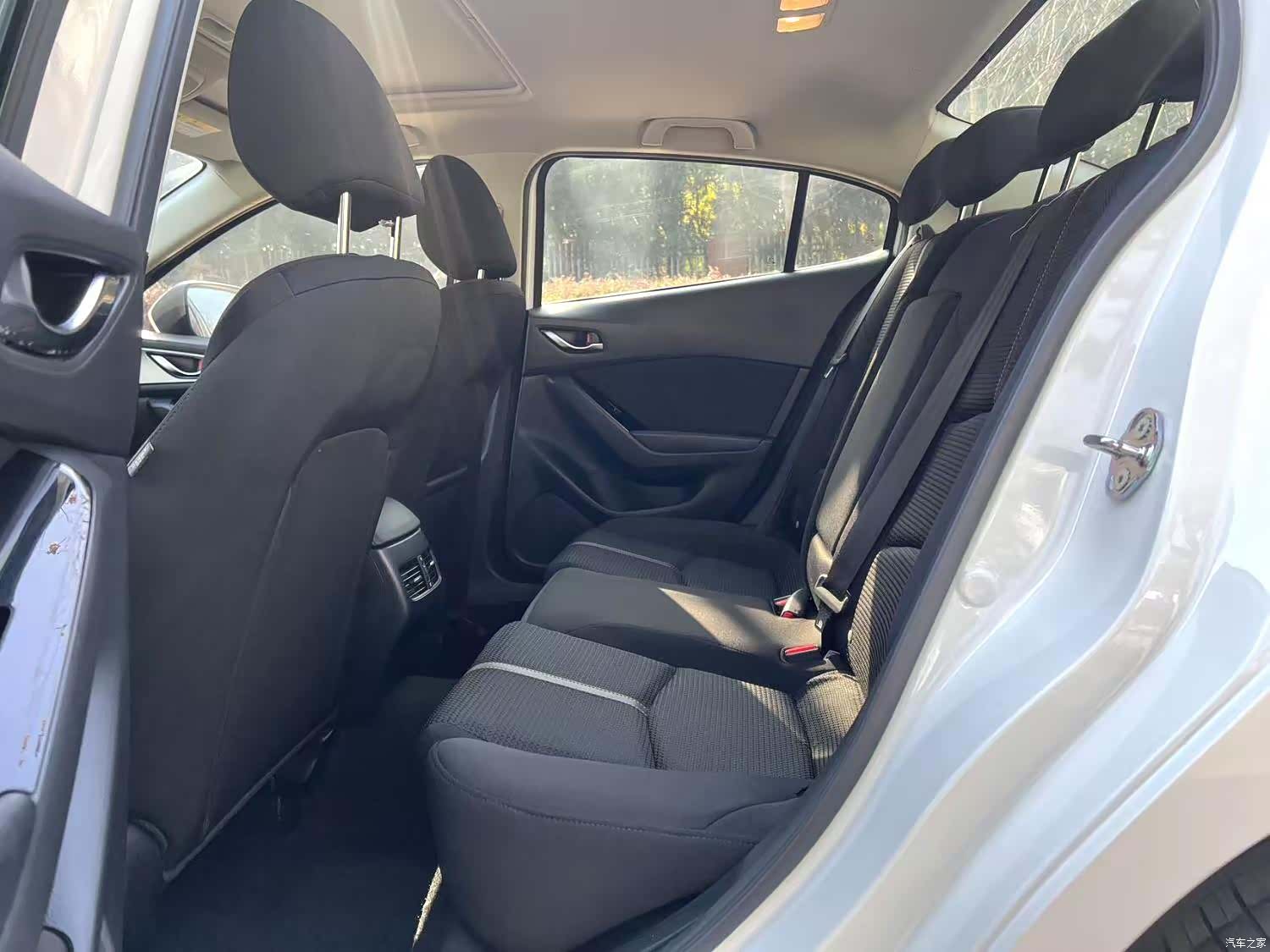 Mazda Mazda3, 2017 9