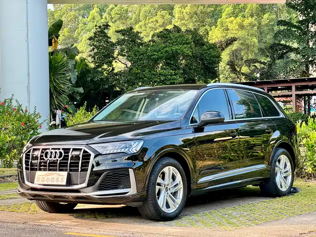 Audi Q7 2023 — купить из Китая под заказ