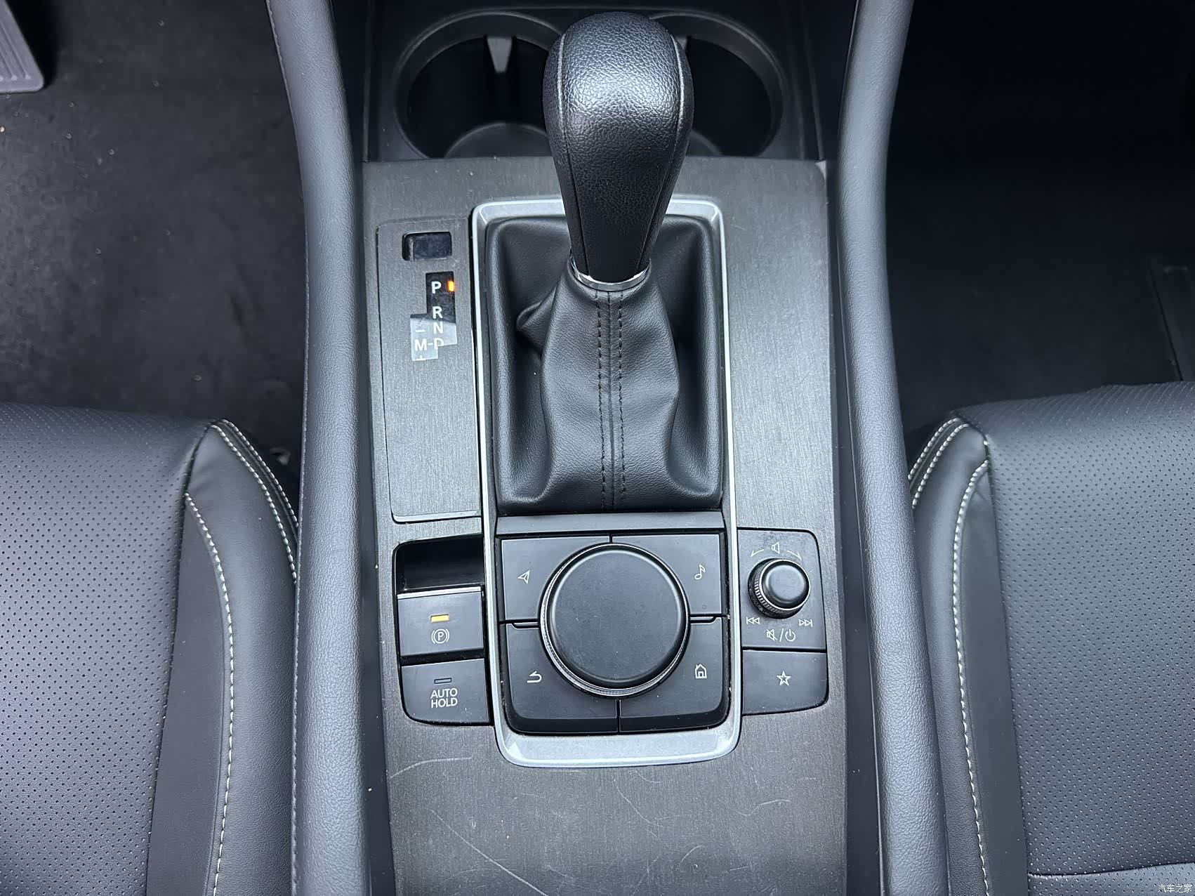 Mazda Mazda3, 2022 15