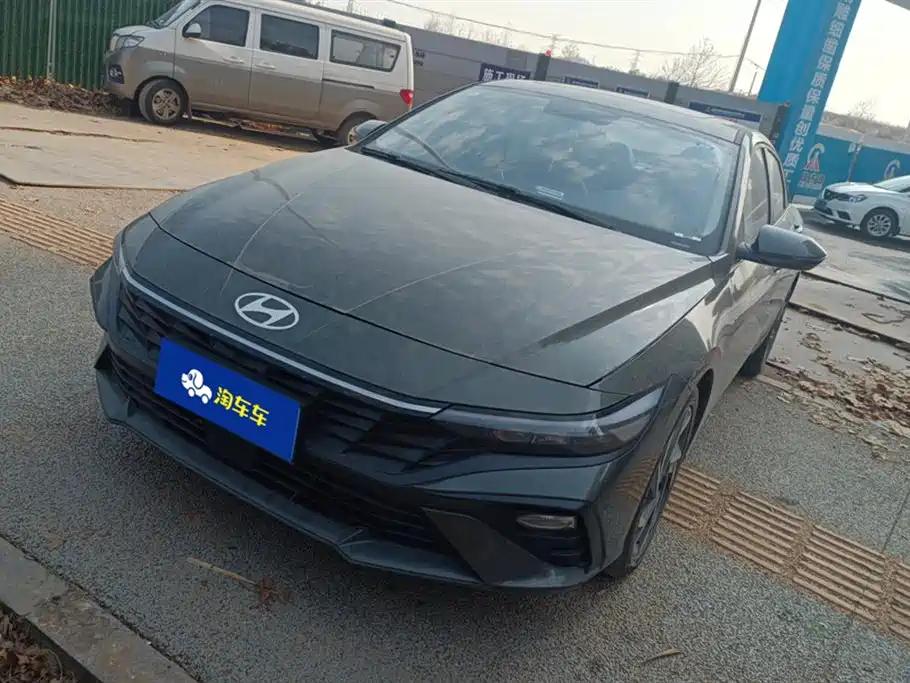 Hyundai Elantra