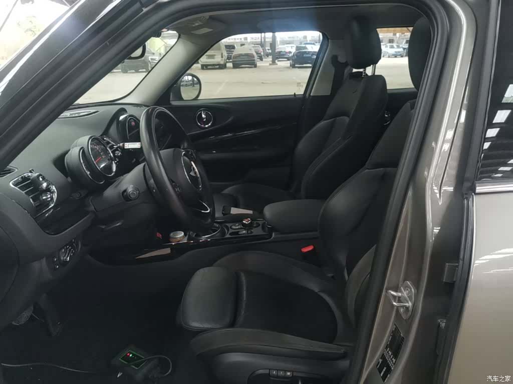 Mini Clubman, 2018 15