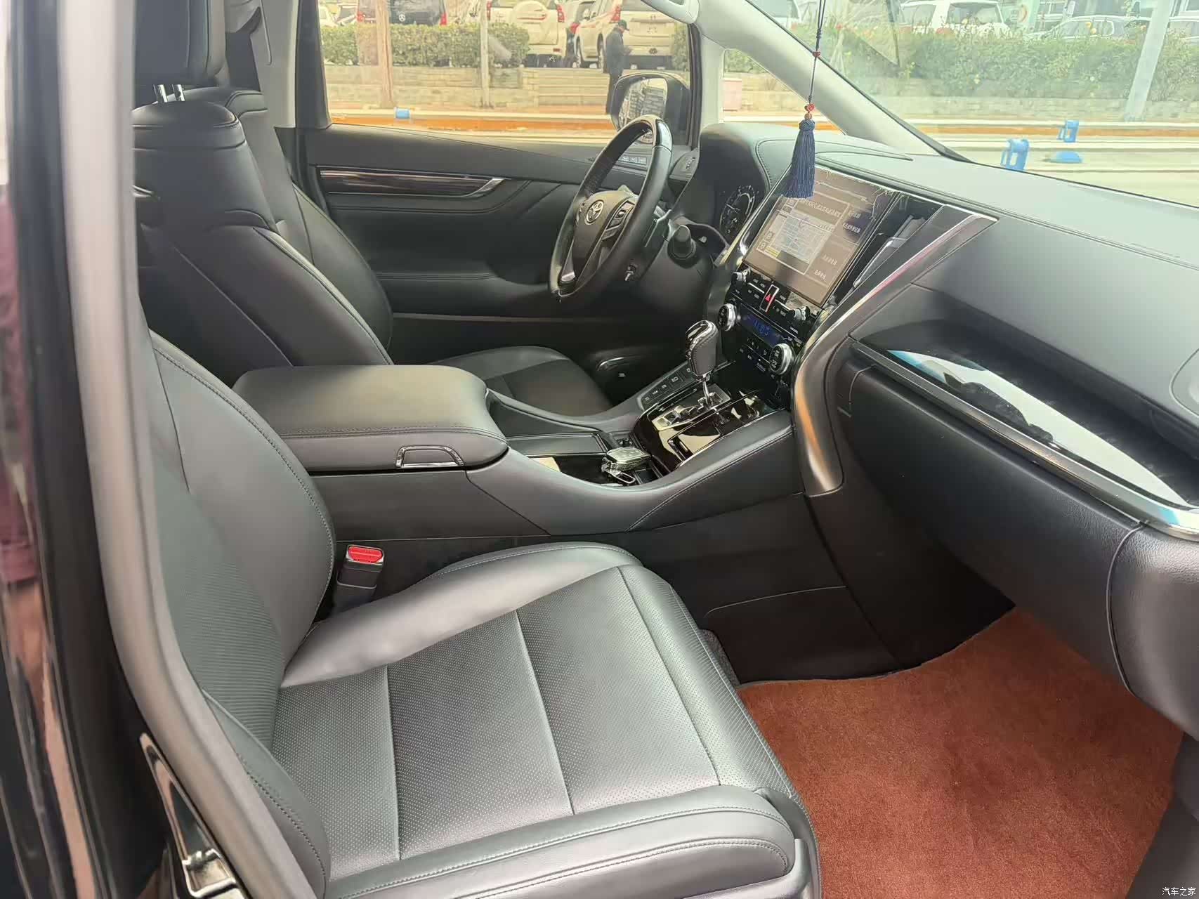 Toyota Vellfire, 2023 все фото