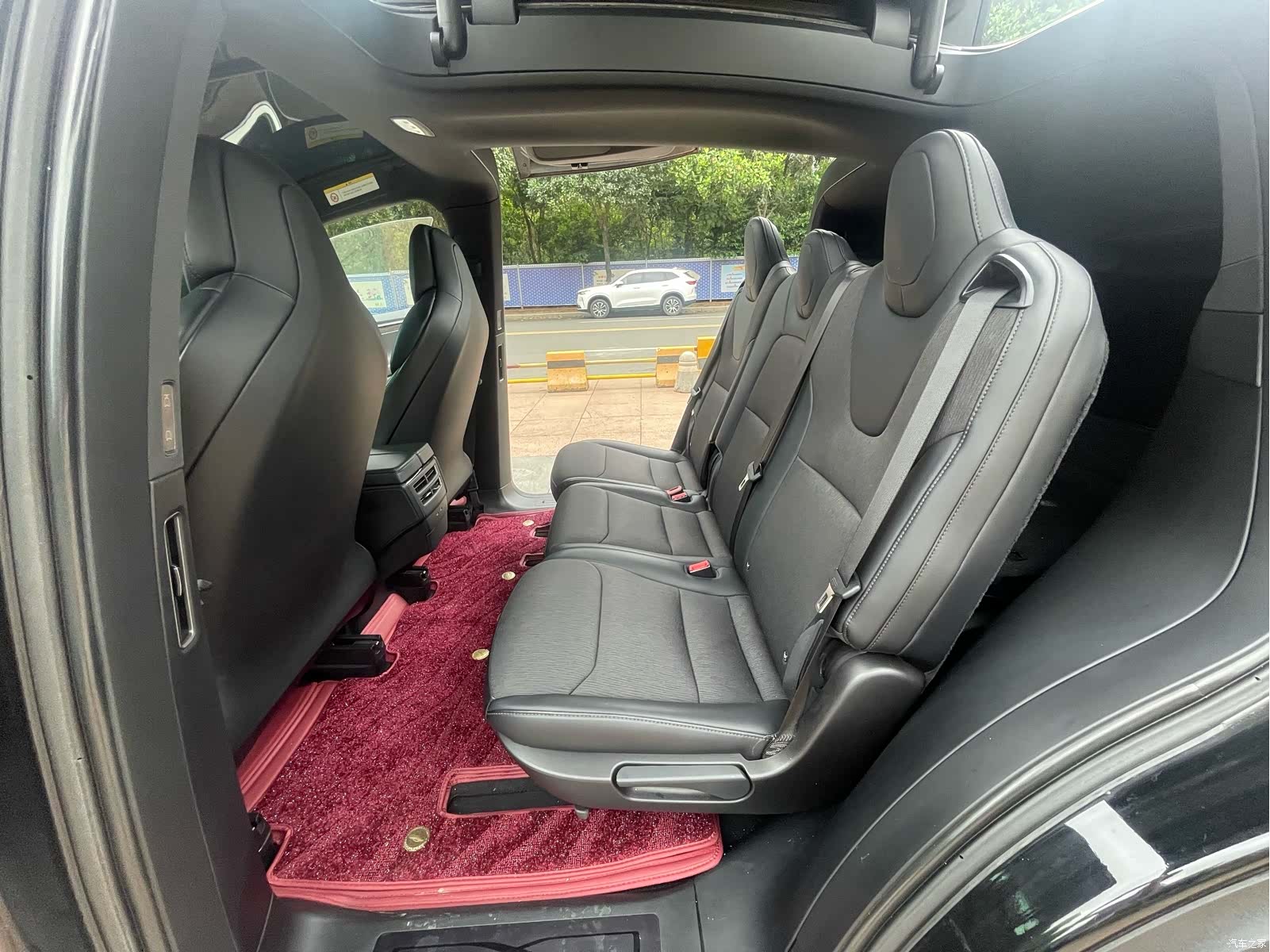 Tesla Model X, 2019 14
