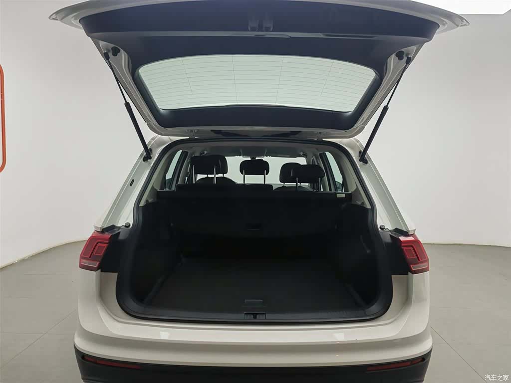 Volkswagen Tiguan L, 2017 16